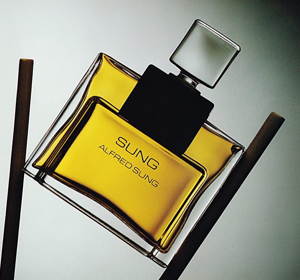 Sung Sung for Alfred Sung by Pierre Dinand© -1986