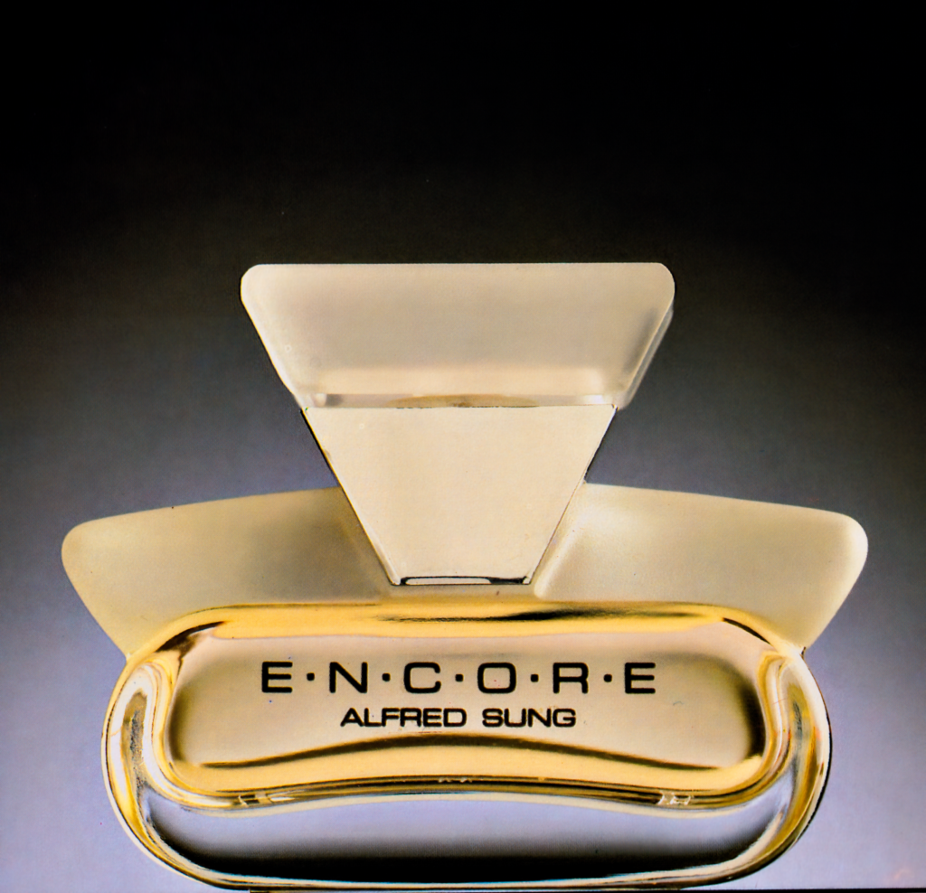 Encore Bottle Encore for Alfred Sung by Pierre Dinand© -1990