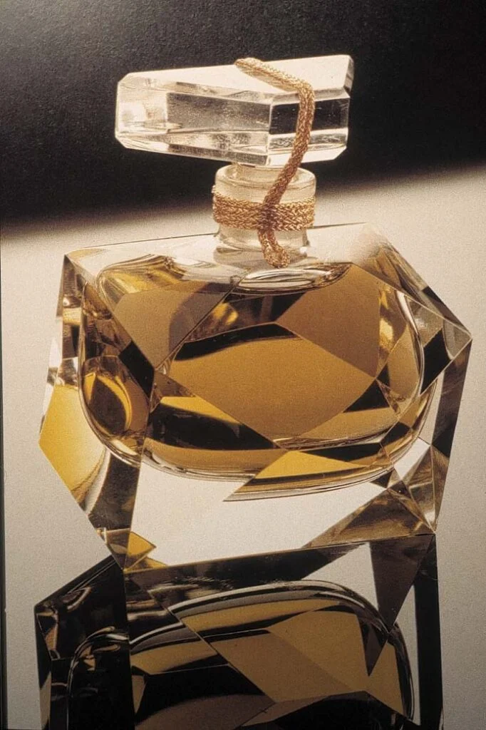 Kao Parfum - 1989 Design by Pierre Dinand©